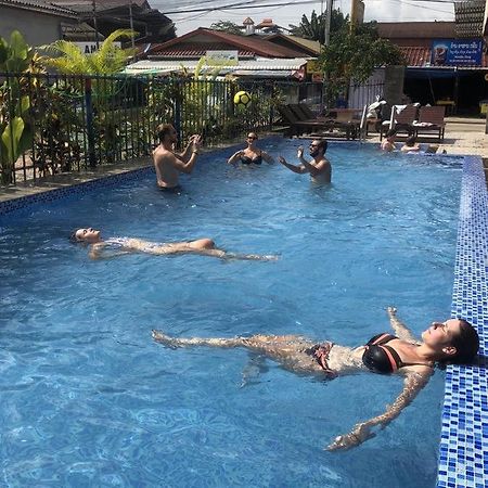 Real Vang Vieng Backpacker Hostel Esterno foto