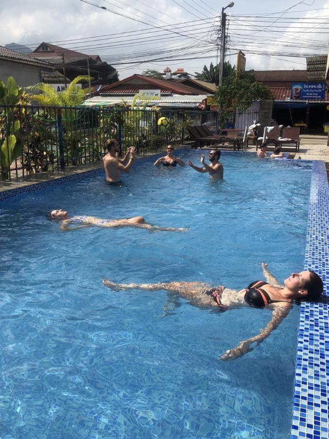 Real Vang Vieng Backpacker Hostel Esterno foto