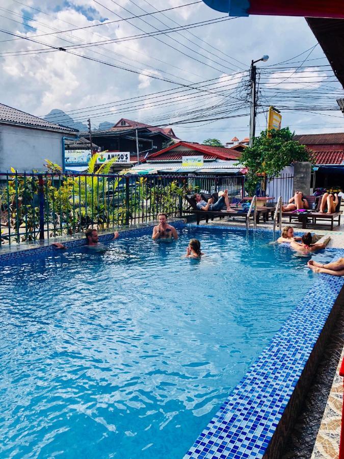 Real Vang Vieng Backpacker Hostel Esterno foto