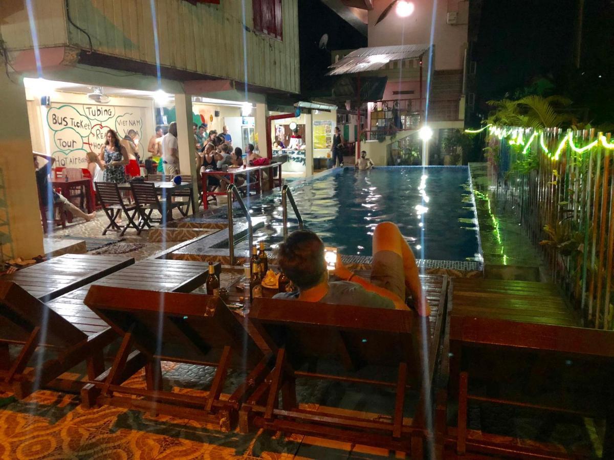 Real Vang Vieng Backpacker Hostel Esterno foto